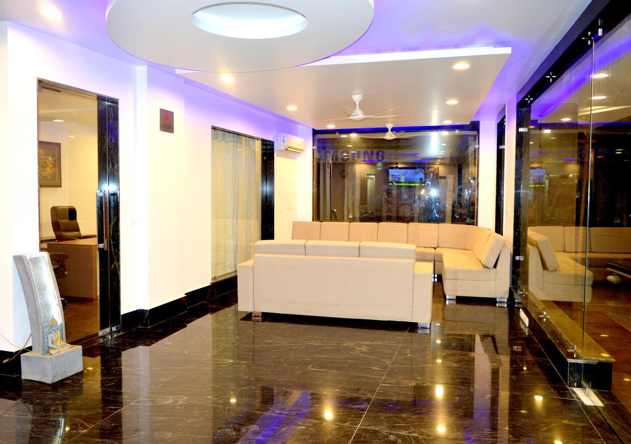 Hotel Taru Inn Ghaziabad Esterno foto